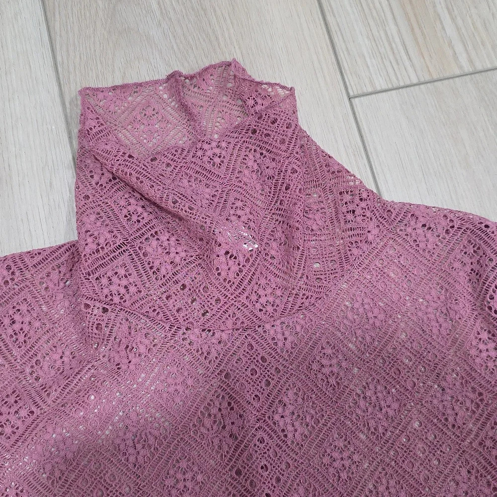 Elegant Lace Long Sleeve Stretchy Top in Mauve